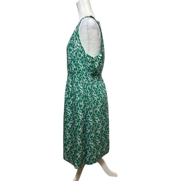 J Crew Factory Fit and Flare Kelly Green with White Flower Sleeveless Size 12 - Picture 3 of 10